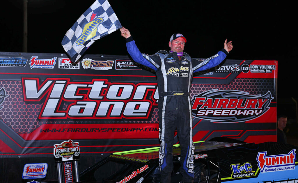 Mike Harrison celebrates PDC win